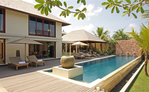 Bali Villa Sakti Vue à travers la piscine