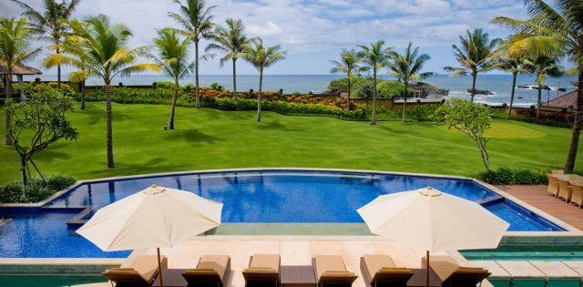 Villa Semarapura, Pool mit Blick auf den Ozean